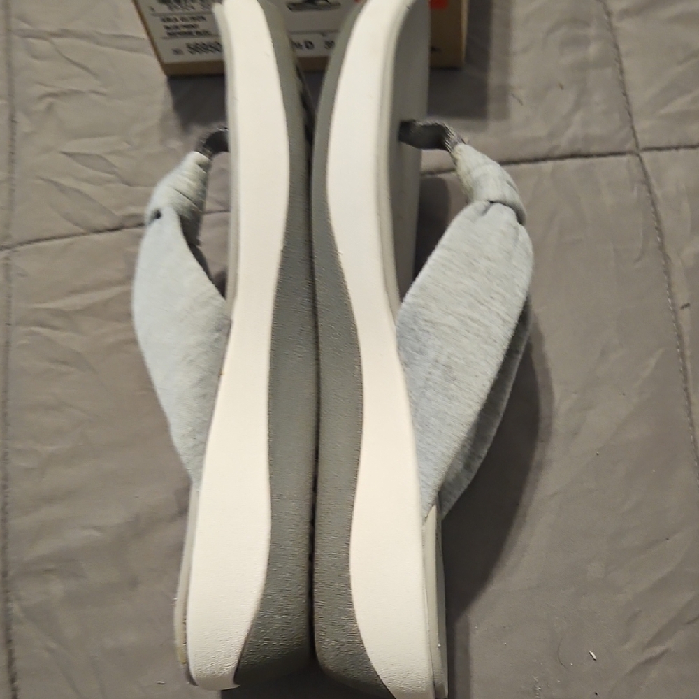 Cloudsteppers by Clarks Gray Sandals Cushioned Comfort - Picture 3 of 5